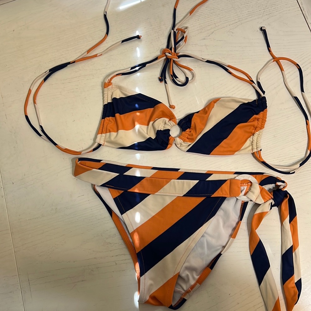 Victoria’s Secret bikini